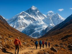 Mengintip Keindahan dan Bahaya Pendakian Gunung Everest dari Dekat