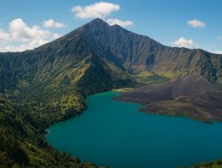 Menyusuri Keindahan Gunung Rinjani: Pesona Alam, Budaya